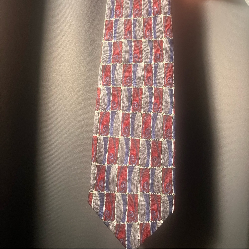 Stylish Red and Blue‎ Patterned Men's Tie